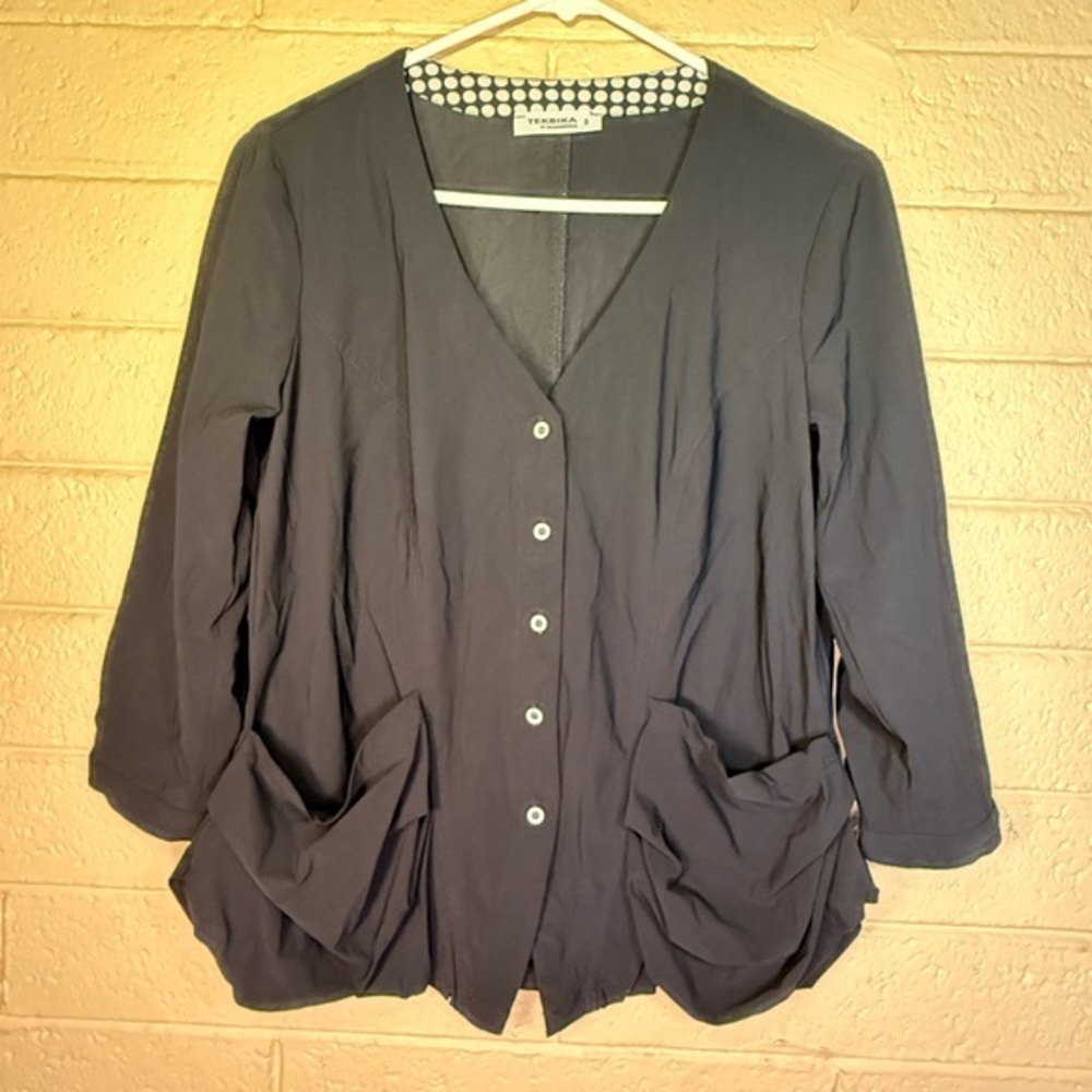 Tekbika Women's Black Button-Up Top